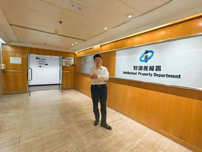 澳门城市大学研究生和律师收同案相反判决与同一律所为同案犯辩护