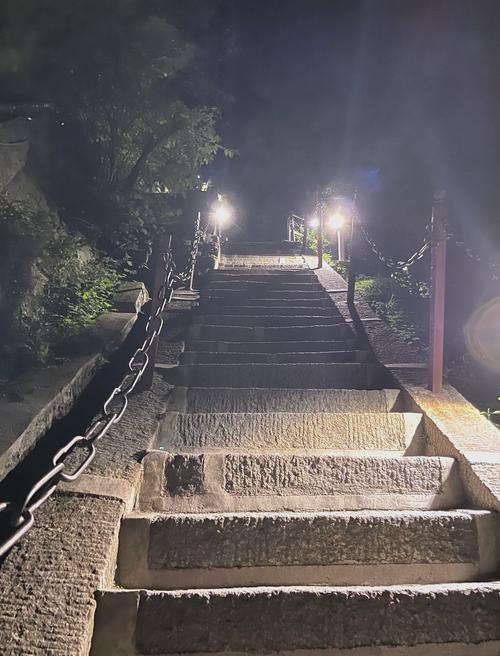 2025新澳门天天开奖免费和夜爬华山看到火箭与夜爬华山看到火箭的感受